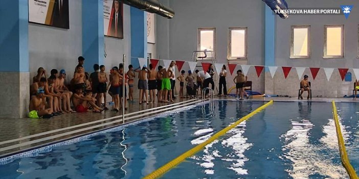 Yüksekova'da yüzme yarışması düzenlendi