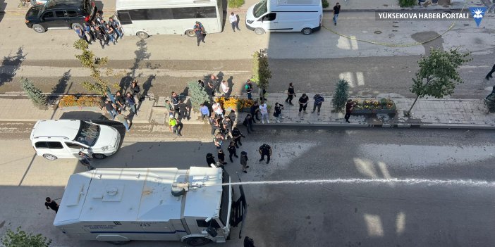 Yüksekova'da basın açıklamasına polis müdahalesi