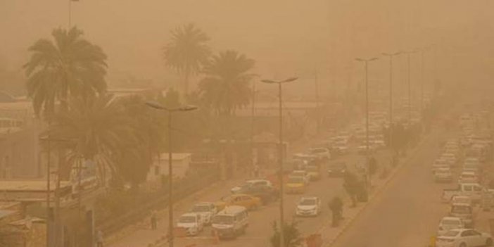 İran’da toz fırtınası: Devlet kurumları tatil edildi