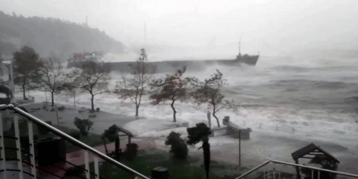 Zonguldak'ta iletişimin kesildiği gemi battı: 12 denizci kayıp