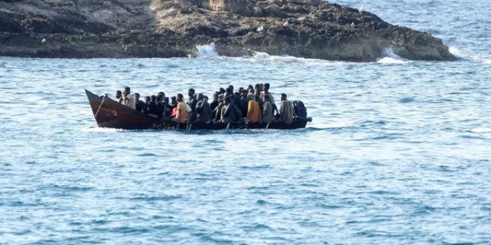 Libya açıklarında mülteci teknesi alabora oldu: 61 kişi kayıp