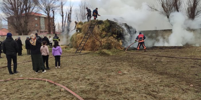Yüksekova'da çıkan yangında 6 bin bağ ot yandı