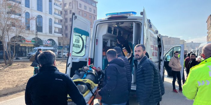 Yüksekova'da Ziraat Kavşağında kaza: 1 yaralı