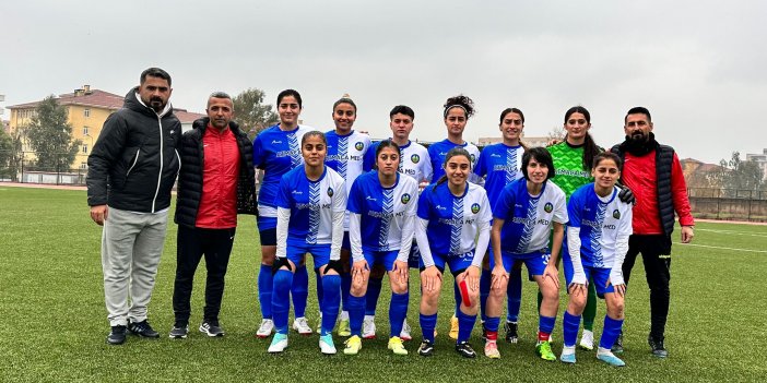 Yüksekova Belediyespor Kadın Futbol Takımı deplasmandan galibiyetle döndü