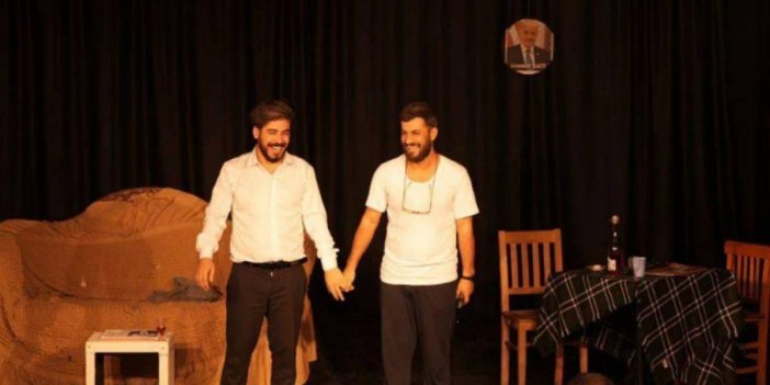 “Qral û Travis” adlı Kürtçe tiyatro oyunu bir kez daha yasaklandı