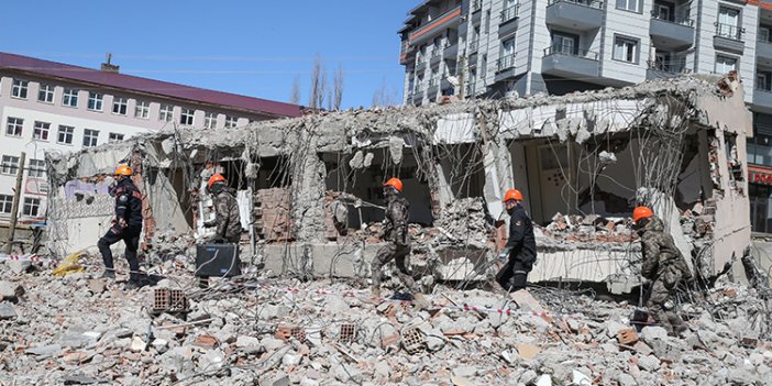 Hakkari'de öncelikli gündem "Deprem"