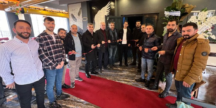 Yüksekova’da Zöe Palmiye Cafe'nin açılışı yapıldı