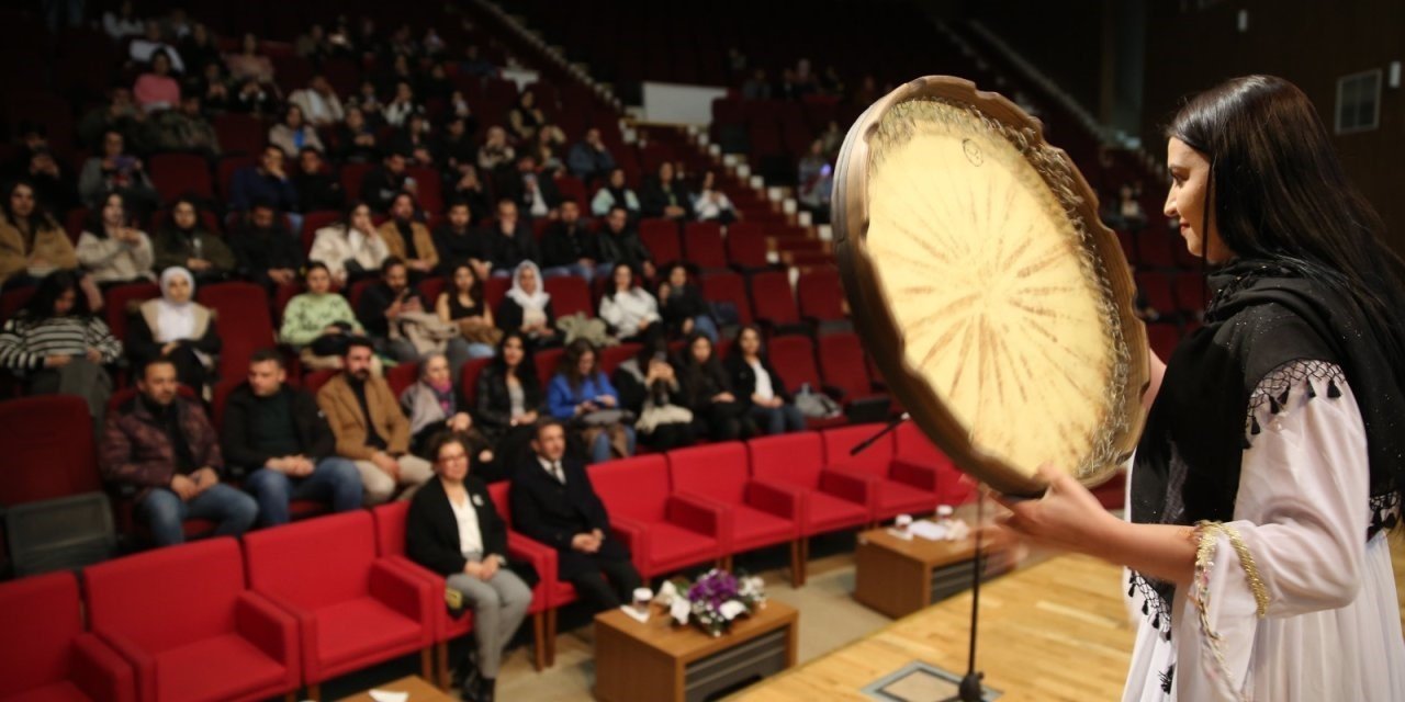 Şırnak Üniversitesi öğrencilerinden 8 Mart konseri