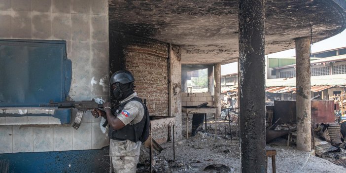 Haiti’de çeteler Başkanlık Sarayı ve hükümet binalarına saldırdı
