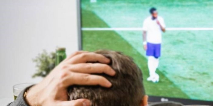 Kaçak yayın izleyenlere hapis cezası