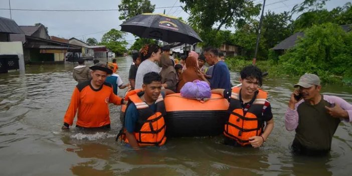 Endonezya'da sel ve heyelan: Ölü sayısı 19'a yükseldi