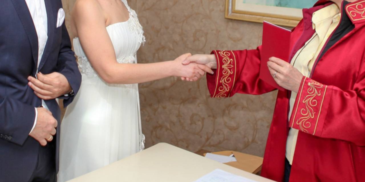 'Temsili nikah memuru' meslek oldu: Fiyatlar 4 bin lirayı buluyor