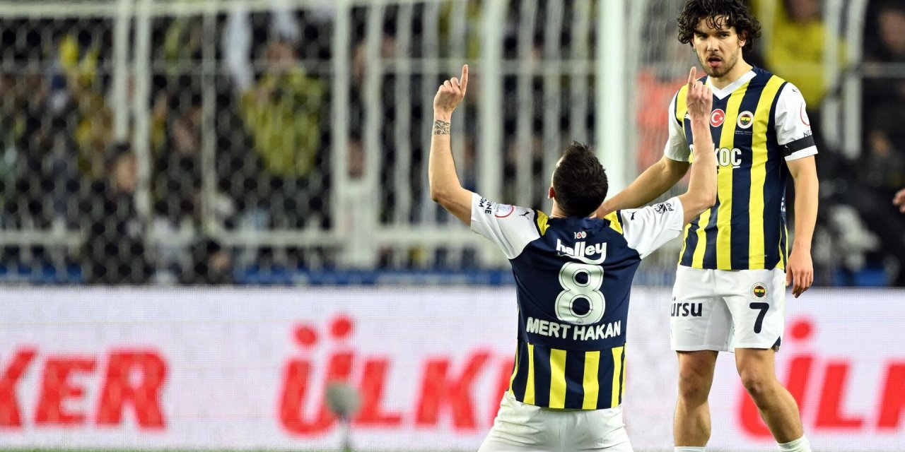 Fenerbahçe pes etmedi, 4 golle galibiyet aldı: Zirve takibi sürüyor