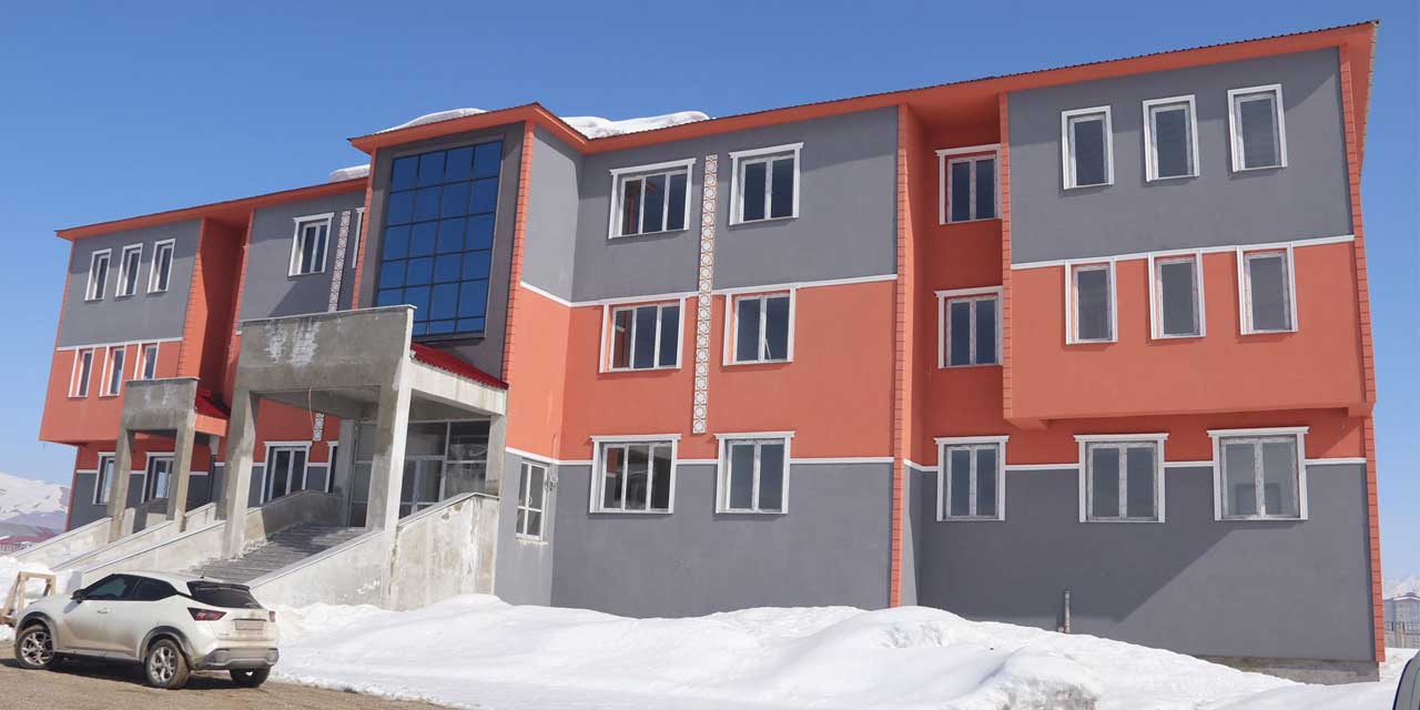 Yüksekova Halk Eğitim Merkezi binasının yapımı bitmek üzere