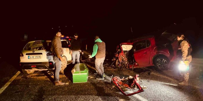 Urfa'da iki otomobil çarpıştı: 1 ölü, 2 yaralı