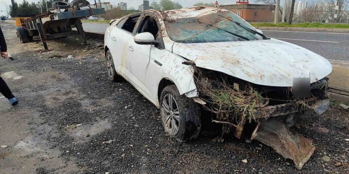 Sur'da otomobil şarampole yuvarlandı: 2 yaralı