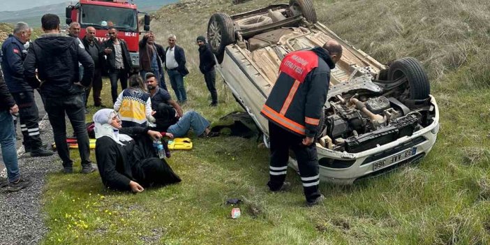 Mardin’de hafif ticari araç takla attı: 4 yaralı