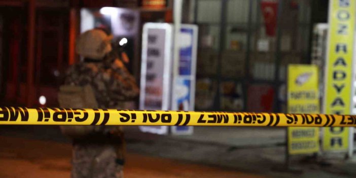 Elazığ: Dükkana girerek başına silah dayayan şahıs 7 saattir polise direniyor