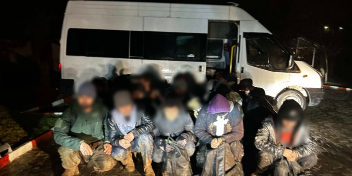 Iğdır’da yapılan operasyonda 39 göçmen ve 4 insan kaçakçısı yakalandı