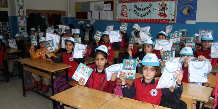 Türkiye Eğitim Gönüllüleri Vakfı, Şemdinli'deki Altınsu Atatürk İlkokulu'na hediye gönderdi