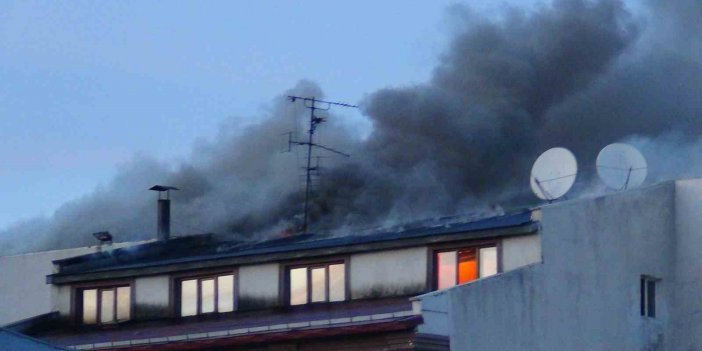 Kars’ta 4 katlı otelde çıkan yangın korkuttu