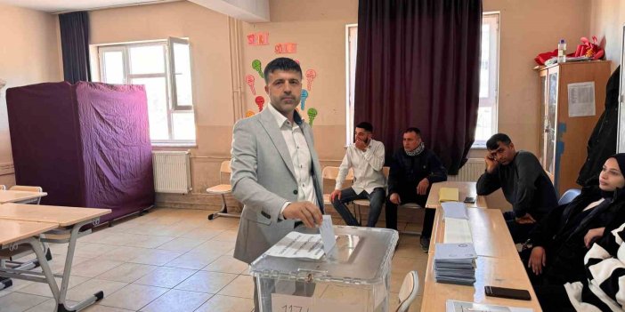 Mardin’de yurttaşların oy verme işlemi başladı
