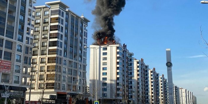 Diyarbakır'da çatıda meydana gelen yangın söndürüldü