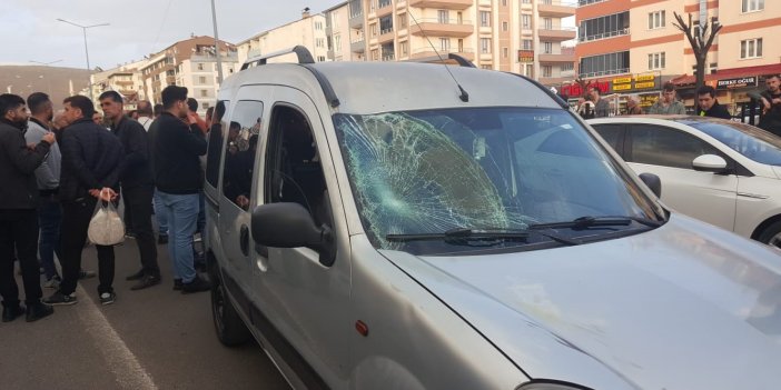 Bingöl’de hafif ticari aracın çarptığı kişi yaralandı: Aynı yerde ikinci kaza