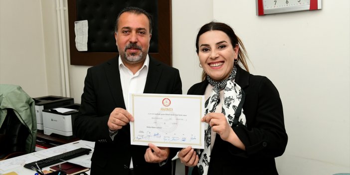 Çatak Belediye Başkanı Reşat Eraslan, mazbatasını aldı