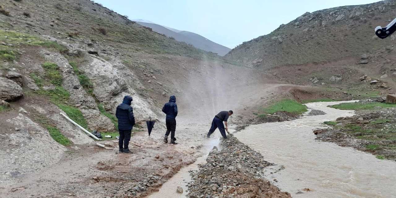 Değerli köyünün içme suyu hattı onarıldı