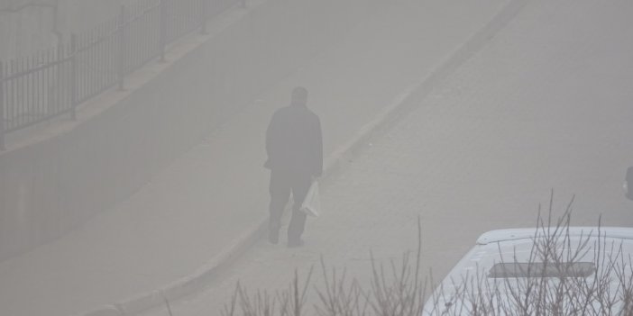 Yüksekova'da sabah saatlerinde sis etkili oldu