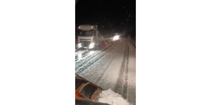Tendürek Geçidi’nde ulaşıma kar engeli