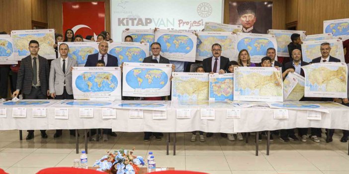 Van’da öğrencilere harita dağıtıldı
