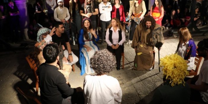 Tiyatro severleri buluşturan Amed Tiyatro Festivali başladı