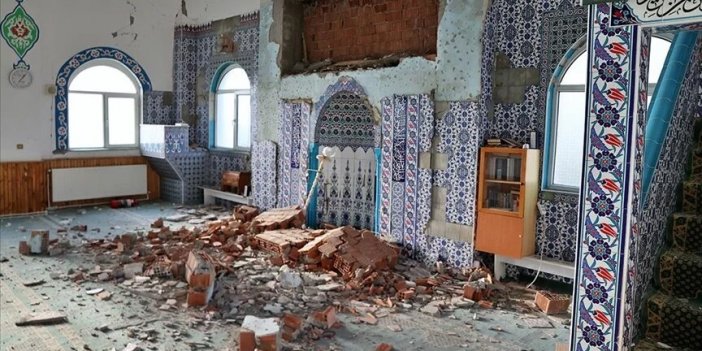 Tokat Sulusaray depreminde kerpiç yapılar ve camiler zarar gördü