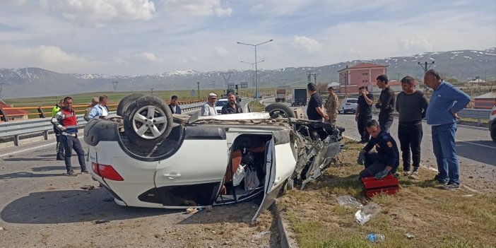 Muradiye'de takla atan otomobildeki 5 kişi yaralandı