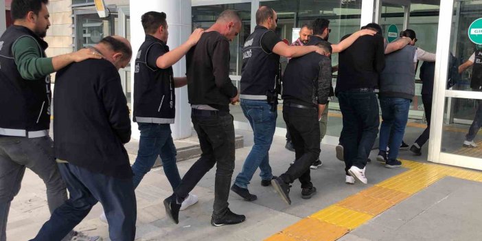 Elazığ’da sokak satıcılarına operasyon: 13 kişi gözaltına alındı