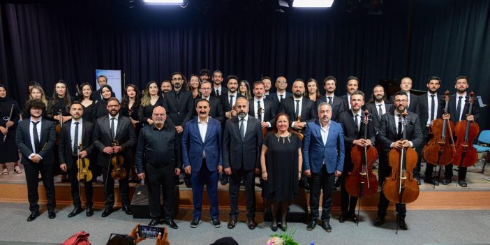 Van YYÜ Akademik Orkestrası'nın büyüleyici gala konseri