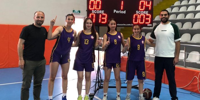 Erzincan’ın kızları Rize’nin şampiyonu oldu