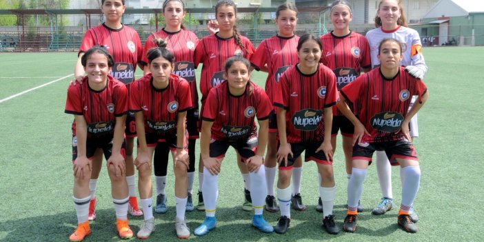 Cizre kadın futbol takımı play-off'a yükseldi