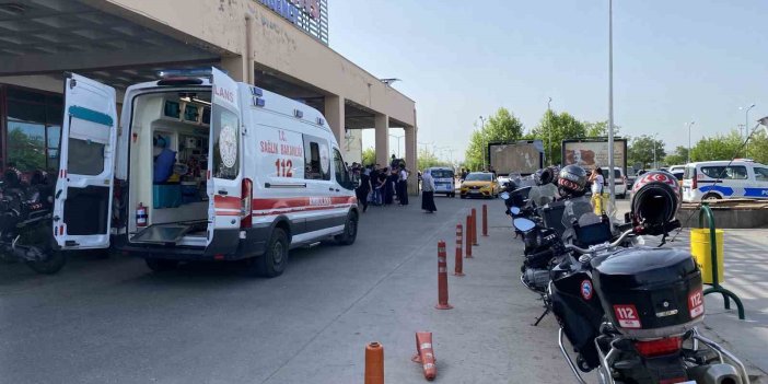Diyarbakır’da hastane önünde bıçaklı kavga: 4 kişi yaralı
