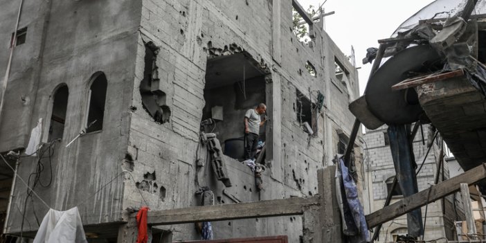 İsrail uçakları Refah'ta sivillerin yaşadığı evi vurdu, 4 kişi öldü