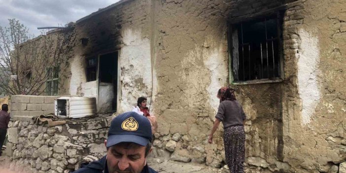 Başkale’de ev yangını: Oruç ailesi evsiz kaldı