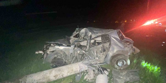 Muş’ta otomobil elektrik direğine çarptı: 1 kişi öldü