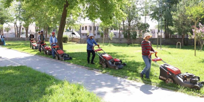 Diyarbakır’da 3 milyon 755 bin metrekarelik alanda çim biçme işlemi yapıldı