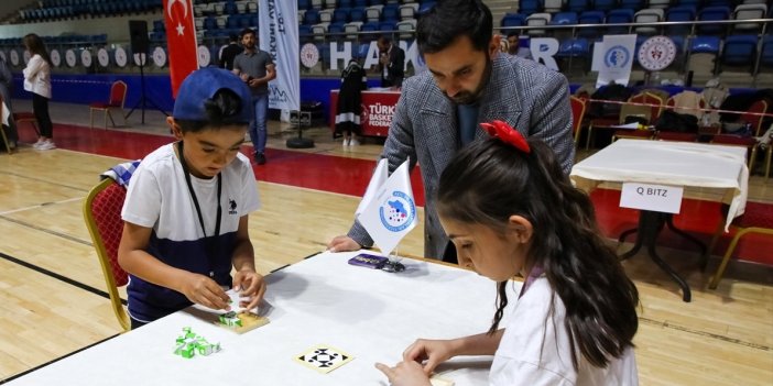 Hakkari'de akıl ve zeka oyunları il turnuvası yapıldı