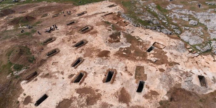 Turuş Kaya Mezarlarında kazı ve temizleme çalışmalarına başlandı