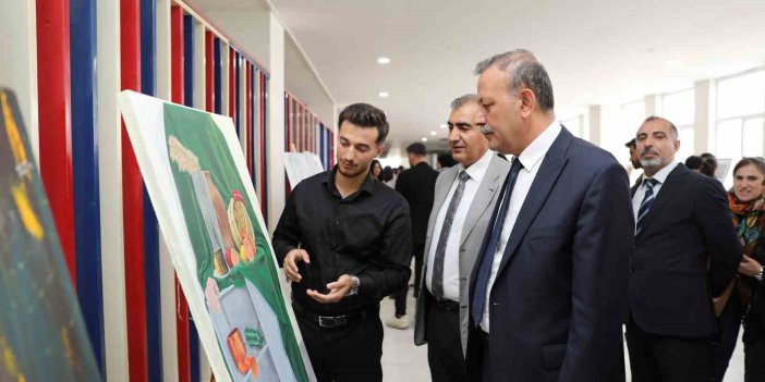 Bitlis Eren Üniversitesinde sanat sergisi açıldı