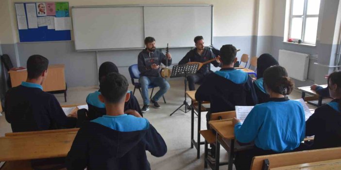Bitlis'te öğrenciler konservatuvara hazırlanıyor