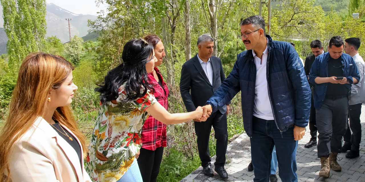 Çelik, Lilyana Kadın Kooperatifi’nin serasını ziyaret etti